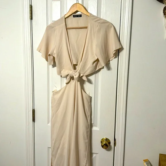 chinese dress ladies SheIn Women's Knitted Cut Out Cover Up Maxi Dress Split O Ring Tie Halter  Neck Long Beach Dresses Brown Large: Buy Online at Best Price in Egypt main image 1